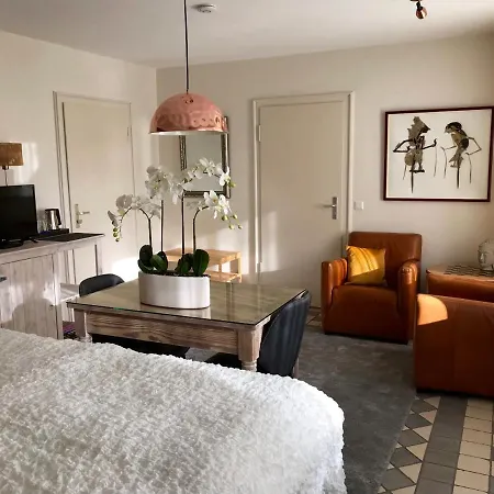 Bed&Breakfast Haus unter den Linden-2